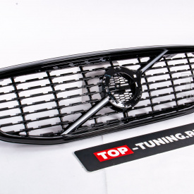 Черная решетка радиатора R-Design для Volvo XC60 II (2017-2021)