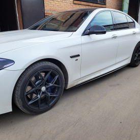 Накладки Inline на пороги BMW 5 (F10)