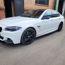 Накладки Inline на пороги BMW 5 (F10)