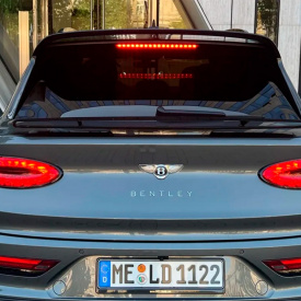 Накладка Black Crystal на задние стойки — тюнинг Bentley Bentayga (2020-2024)