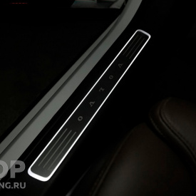 Внутренние накладки порогов c подсветкой  — тюнинг Volvo XC90 / V90