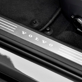 Внутренние накладки порогов c подсветкой  — тюнинг Volvo XC90 / V90