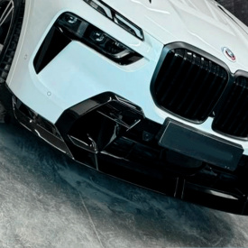 Центральная накладка Larte Performance на передний бампер — тюнинг BMW X7 (G07)