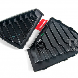 Накладки в передний бампер R-Dеsign для Volvo XC60 II  (2021-2025 рecтайлинг)