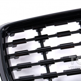 Черная решетка радиатора R-Design для Volvo S60, V60 (2018+)