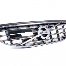 Хромированая решетка радиатора (под дистроник) для Volvo XC60 (2014-2017)