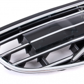 Хромированая решетка радиатора (под дистроник) для Volvo XC60 (2014-2017)