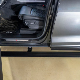 Выдвижные пороги ступени RRS для Audi Q8 (2018-2026)