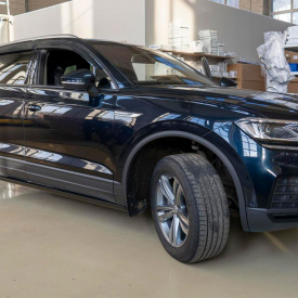 Выдвижные пороги ступени RRS для Volkswagen Touareg III (2018-2023)