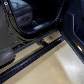 Выдвижные пороги RRS для Toyota Highlander U70 (2019+)