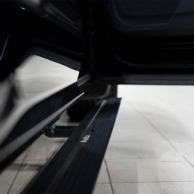 Выдвижные пороги RRS для Audi Q7 4L (2009–2015)