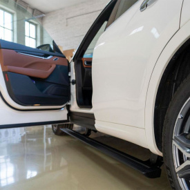 Выдвижные пороги ступени RRS для Maserati Levante (2016+)