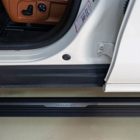 Выдвижные пороги ступени RRS для Maserati Levante (2016+)