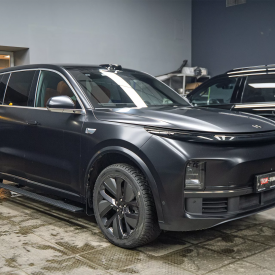 Электрические выдвижные пороги — тюнинг Lixiang