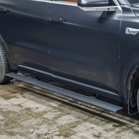 Электрические выдвижные пороги — тюнинг Lixiang