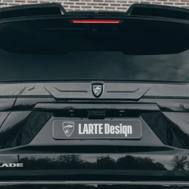 Накладка Esthete на крышку багажника Cadillac Escalade 5 (2024+, рестайлинг)