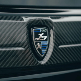 Накладка Esthete на крышку багажника Cadillac Escalade 5 (2024+, рестайлинг)