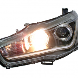 Передняя тюнинг-оптика Neon на Mitsubishi Lancer 10 (X)