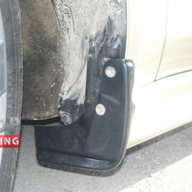 Передние брызговики на Mitsubishi Lancer 10 (X)