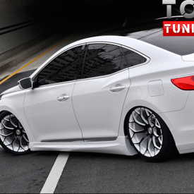 Тюнинг - Пороги IXION на Hyundai Grandeur 5