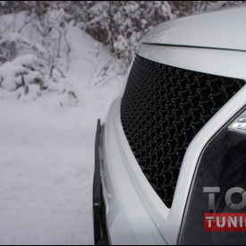 Решетка радиатора с сеткой Bentley Style – тюнинг Renault Duster 1