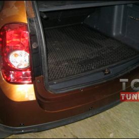 Тюнинг - Накладка на порог багажника на Renault Duster 1