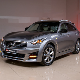 Накладки на пороги Lorinser на Infiniti QX70 (FX35, 37, 50)