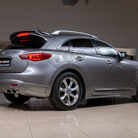 Накладки на пороги Lorinser на Infiniti QX70 (FX35, 37, 50)