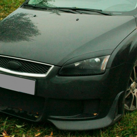 Передний бампер CarZone дорестайлинг на Ford Focus 2
