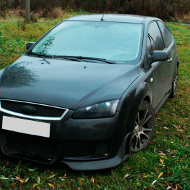 Передний бампер CarZone дорестайлинг на Ford Focus 2