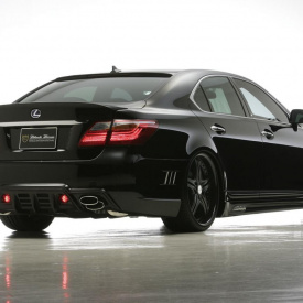 Крылья с жабрами WALD на Lexus LS