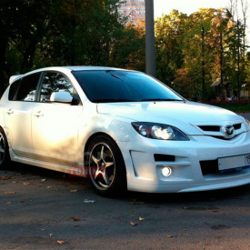 Передний бампер AutoExe на Mazda 3 BK