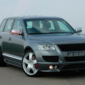 Передний бампер Je Design на VW Touareg I