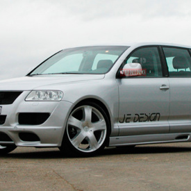 Передний бампер Je Design на VW Touareg I