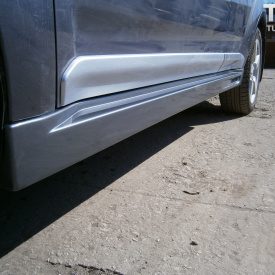 Накладки на пороги  Roadest с жабрами на Mitsubishi Outlander 2