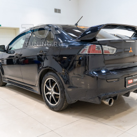 Диффузор RS на задний бампер на Mitsubishi Lancer 10 (X)