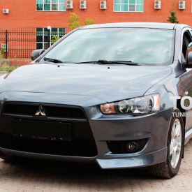 Клыки на передний бампер INT Lite для Mitsubishi Lancer 10 (дорест)