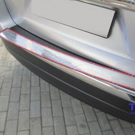 Накладка на задний бампер на Toyota Highlander 2