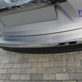 Накладка на задний бампер на Toyota Highlander 2