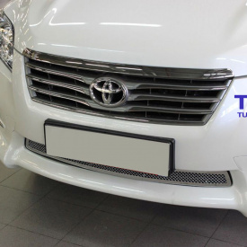 Решетка в бампер на Toyota RAV4 3