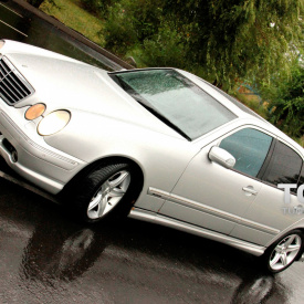 Пороги AMG E55 на Mercedes E-Class W210