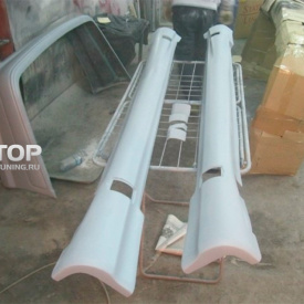 Комплект порогов AMG F43 на Mercedes C-Class W202