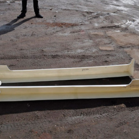 Комплект порогов Uras на Nissan Skyline R34