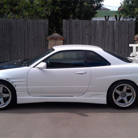 Передние крылья  +25мм. на Nissan Skyline R34
