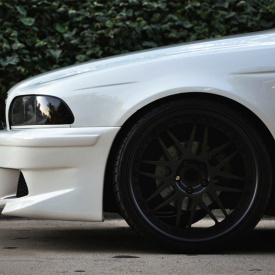 Передний бампер Prior Design на BMW 5 E39