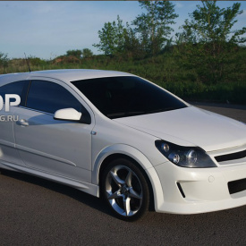 Накладки на пороги  Volt на Opel Astra H GTC