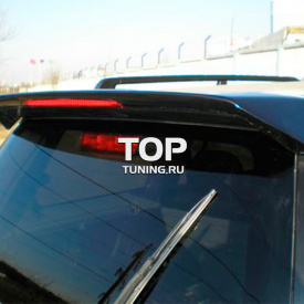 Спойлер пятой двери с стоп-сигналом на Mitsubishi Pajero