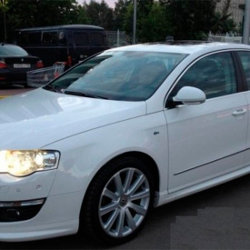 Накладка на передний бампер R-Line на VW Passat B6