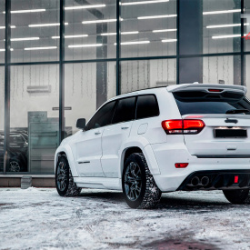 Накладки на пороги Tyrannos на Jeep Grand Cherokee WK2