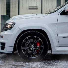 Накладки на пороги Tyrannos на Jeep Grand Cherokee WK2